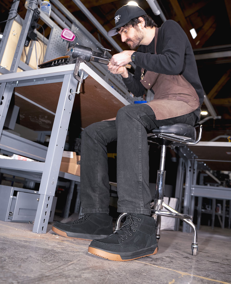 Men's Gibson Boot (Soft Toe) | Black/Gum - Image 8